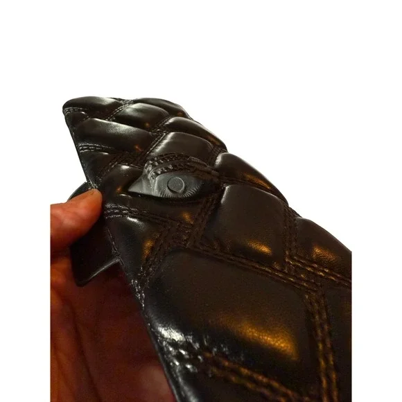 Quilted Black Shoulder Bag – Bird-Head Clasp, Chain Strap - Picture 8 of 8